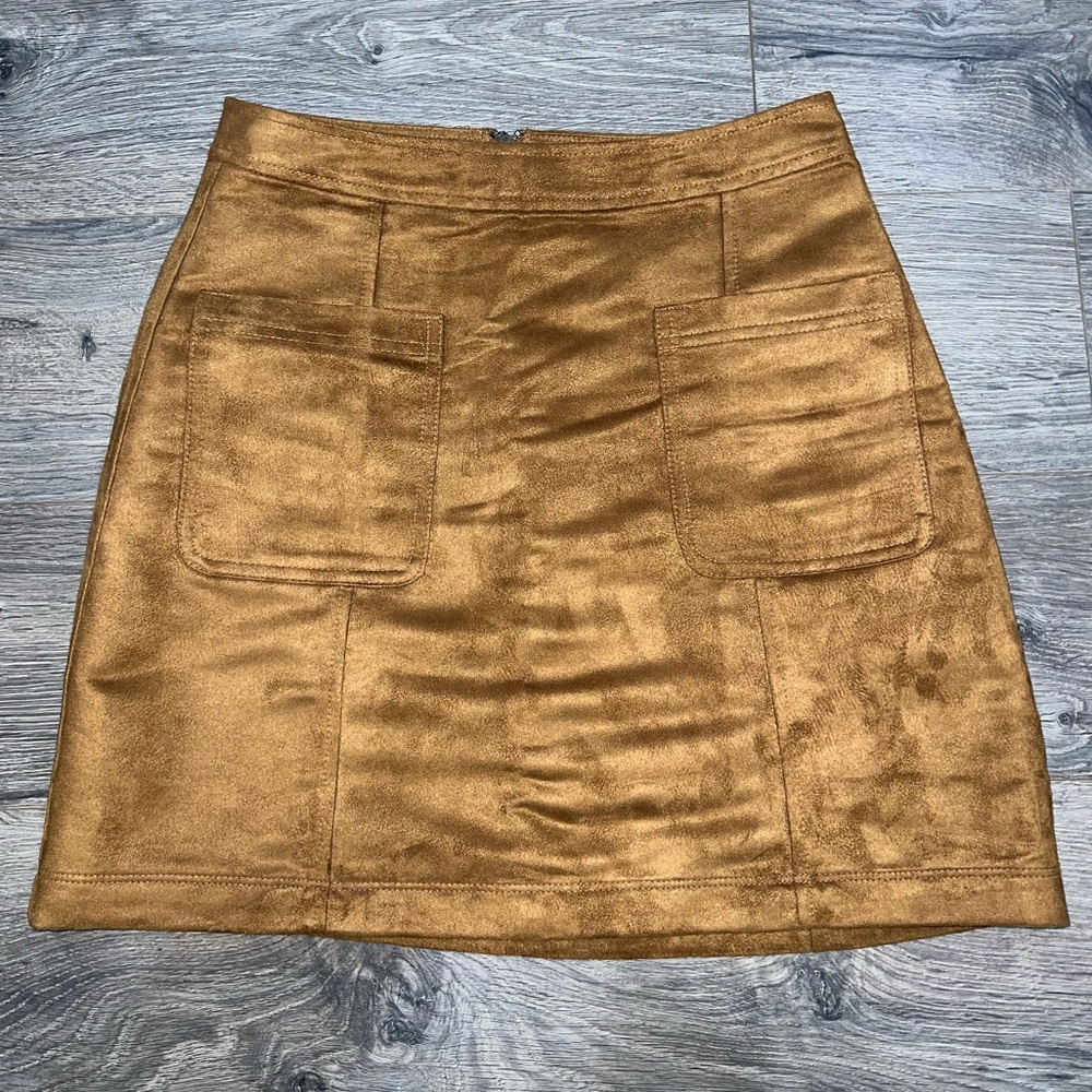 EUC Old Navy Women’s Suede Mini Skirt